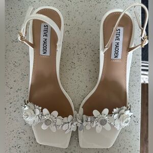 Steve Madden (wore once) cute white sandal